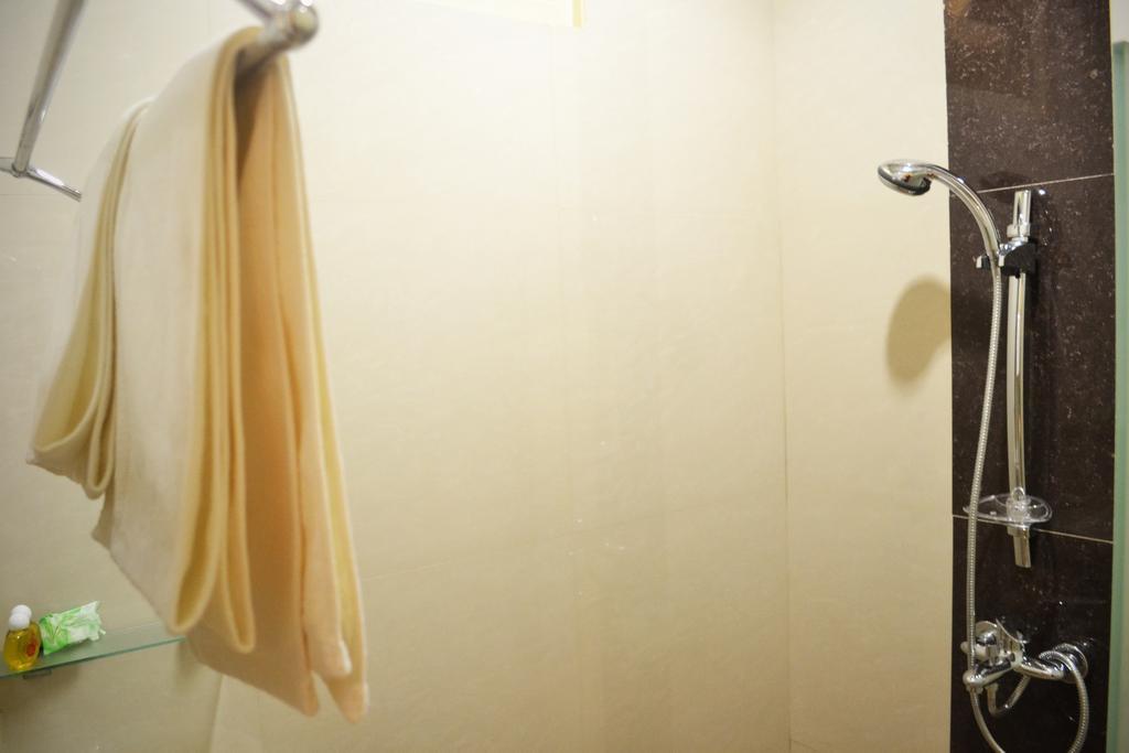 Srikandi Guesthouse Malang Rum bild