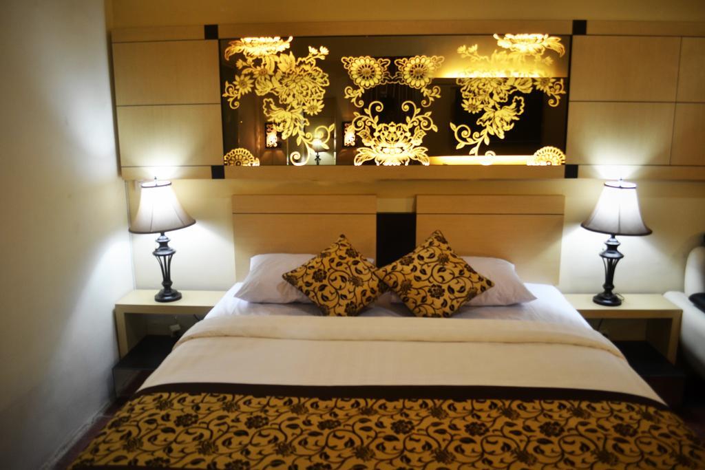 Srikandi Guesthouse Malang Rum bild